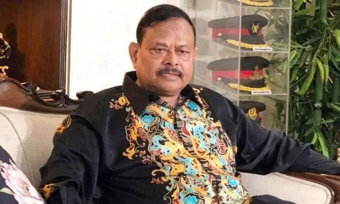 সাবেক সেনাপ্রধান আজিজ আহমেদের বিরুদ্ধে ইন্টারপোলে রেড নোটিশ জারির আবেদন